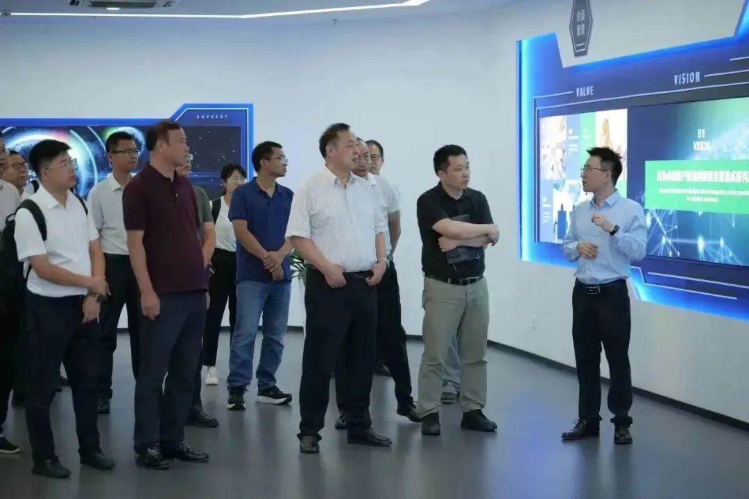 新能源 新动力 新未来|尊龙官网登录人生就是博登录股份“动力与能源工业集群”圆桌座谈会顺遂召开